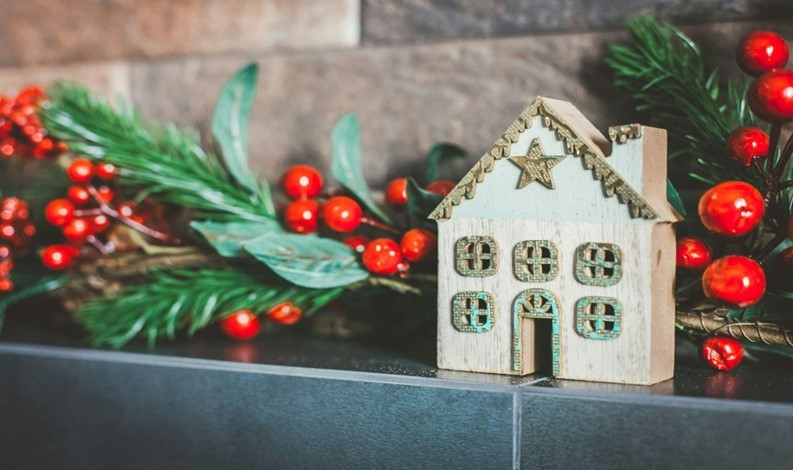 Managing your holiday spending while saving for a home deposit